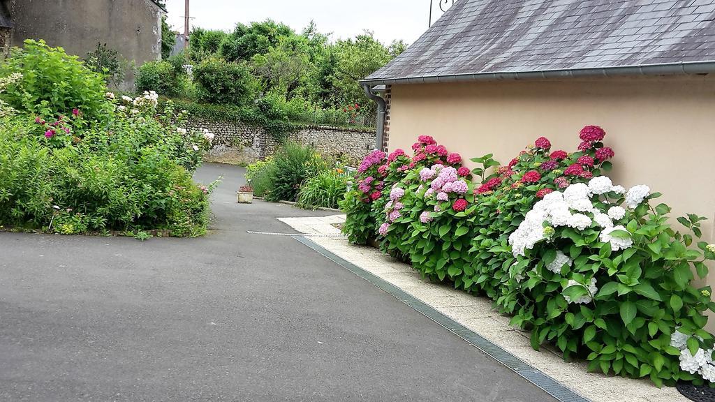 Auberge Du Cheval Blanc Beaumont-Pied-de-Boeuf  Екстер'єр фото
