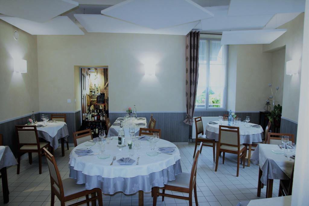 Auberge Du Cheval Blanc Beaumont-Pied-de-Boeuf  Екстер'єр фото