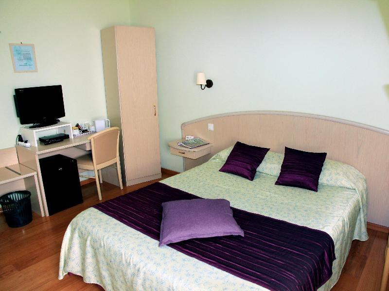 Auberge Du Cheval Blanc Beaumont-Pied-de-Boeuf  Екстер'єр фото
