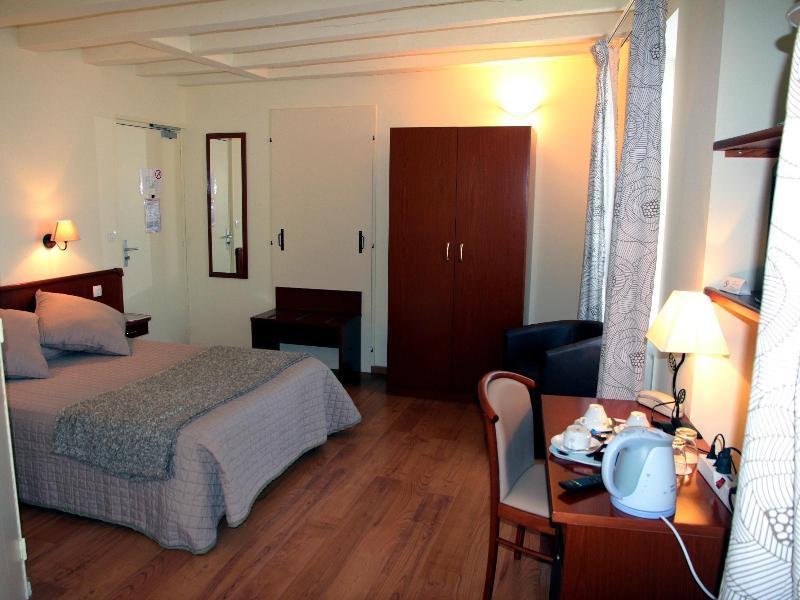 Auberge Du Cheval Blanc Beaumont-Pied-de-Boeuf  Екстер'єр фото
