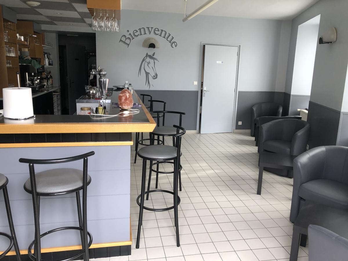 Auberge Du Cheval Blanc Beaumont-Pied-de-Boeuf  Екстер'єр фото