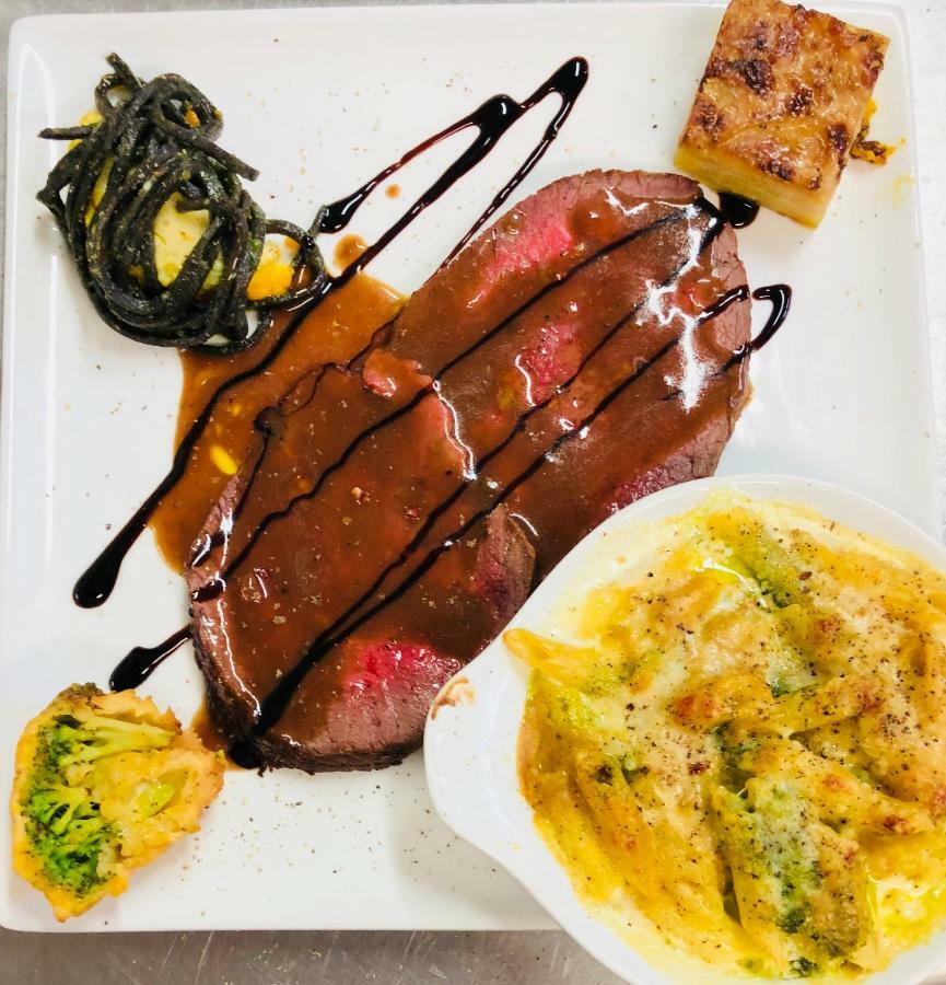Auberge Du Cheval Blanc Beaumont-Pied-de-Boeuf  Екстер'єр фото